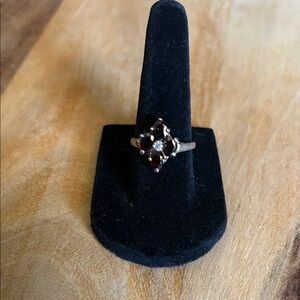 Elegant vintage Garnet Cluster Ring